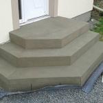 Заливка ступеней крыльца из бетона под ключ в Киеве и Киевской области