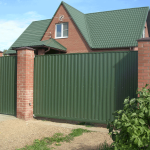 Установка забора из профнастила в Броварах